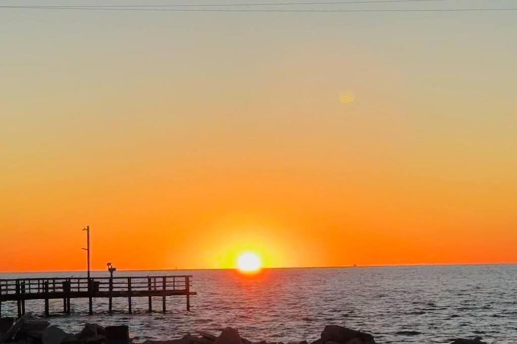 Pet Friendly Tranquil Cottage With Fire-Pit And Seasonal Hot Tub Sept-March Minutes To Beaches Dauphin Island Eksteriør bilde