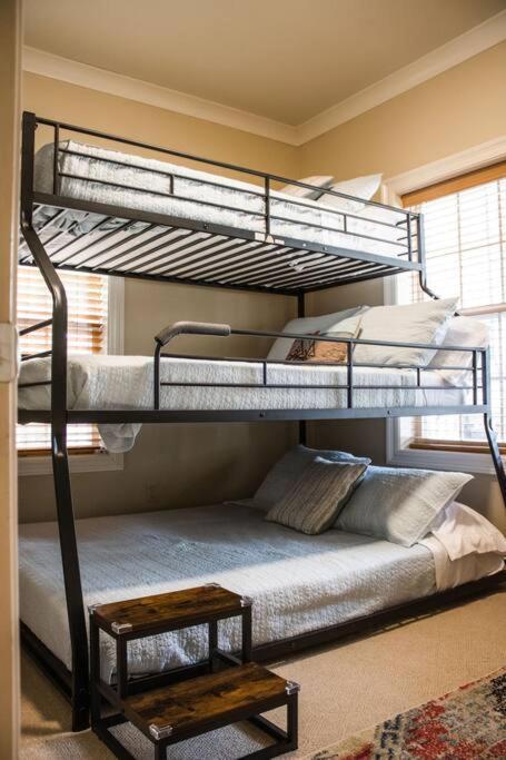 Pet Friendly Tranquil Cottage With Fire-Pit And Seasonal Hot Tub Sept-March Minutes To Beaches Dauphin Island Eksteriør bilde