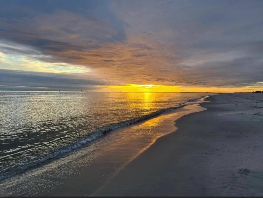 Pet Friendly Tranquil Cottage With Fire-Pit And Seasonal Hot Tub Sept-March Minutes To Beaches Dauphin Island Eksteriør bilde