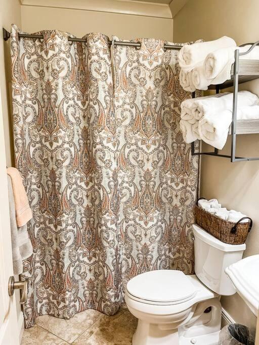 Pet Friendly Tranquil Cottage With Fire-Pit And Seasonal Hot Tub Sept-March Minutes To Beaches Dauphin Island Eksteriør bilde